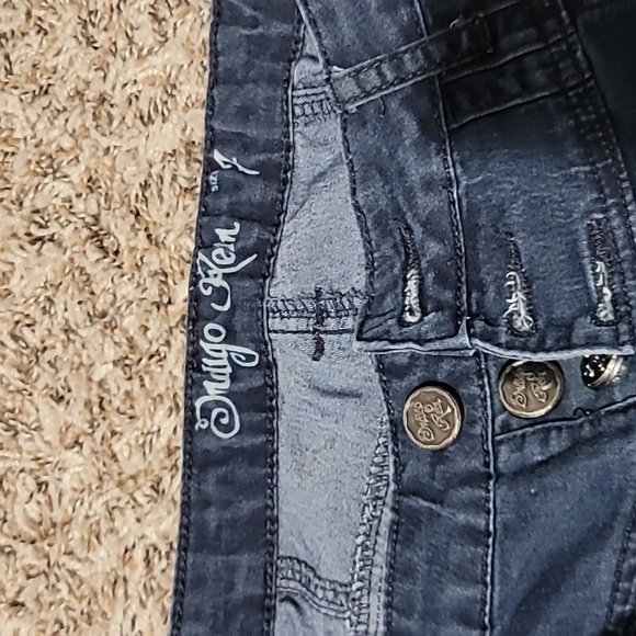 Indigo Rein High-Waisted Stretch Denim Shorts - Picture 2 of 3